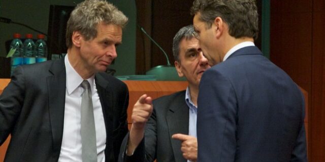 Eurogroup: Οι δανειστές ζητούν πρόσθετα στοιχεία. Μένει Ελλάδα το ΔΝΤ