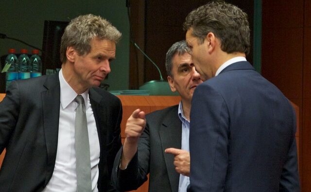 Eurogroup: Οι δανειστές ζητούν πρόσθετα στοιχεία. Μένει Ελλάδα το ΔΝΤ