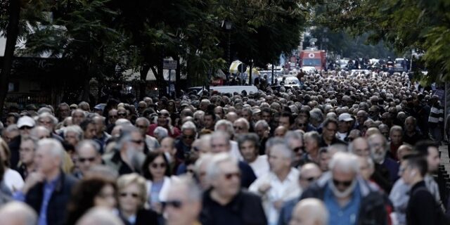 Μαξίμου: Οι συντάξεις θα αρχίσουν να αυξάνονται μετά το 2018