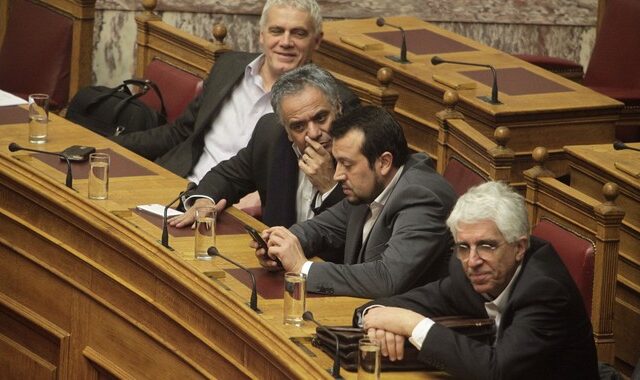 Πέρασε η τροπολογία Παππά για αύξηση των μελών του ΕΣΡ. Επέμεινε στο ‘όχι’ η ΝΔ