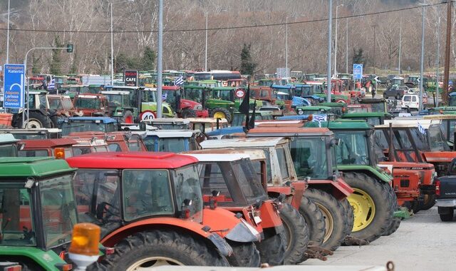 Σκληραίνουν την στάση τους οι αγρότες: 24ωρο κλείσιμο των Τεμπών