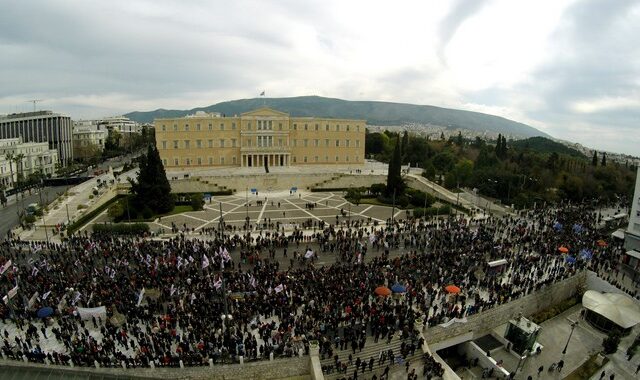 Ως ‘όπλο της διαπραγμάτευσης’ εκλαμβάνει η κυβέρνηση τις κινητοποιήσεις