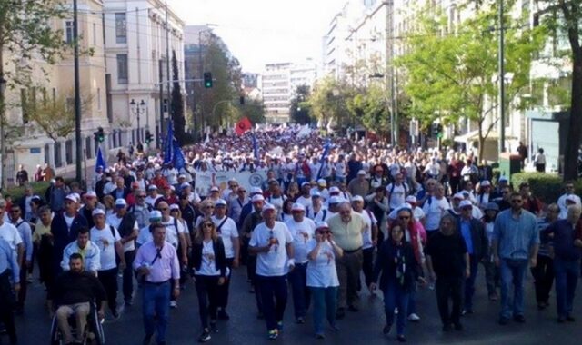 Στο Σύνταγμα η πορεία Πάτρα – Αθήνα κατά της ανεργίας