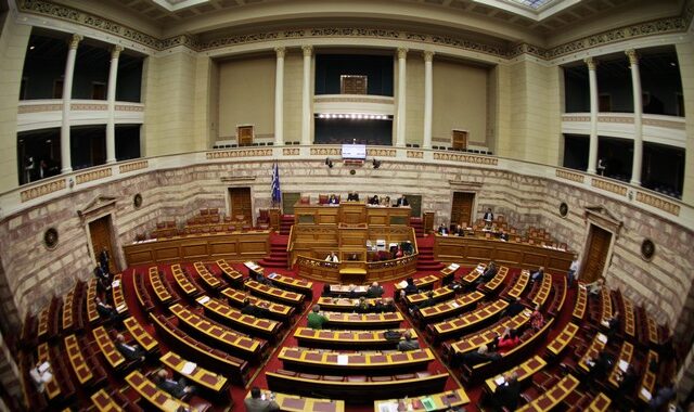 Αποσύρθηκε -λόγω αντιδράσεων- τροπολογία για τις αποκρατικοποιήσεις