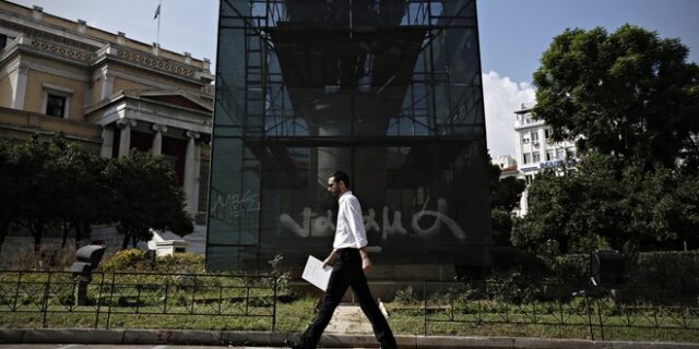 Στο 24,2% η ανεργία τον Φεβρουάριο