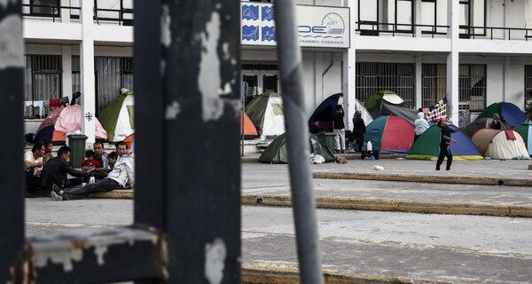 Κλείνει η αξιολόγηση, ανοίγει πάλι το προσφυγικό