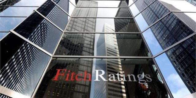 Fitch: Αναβάθμισε την Ελλάδα σε “ΒΒ” από “ΒΒ-“