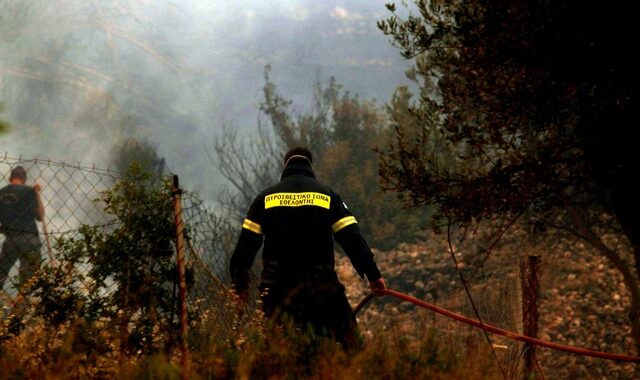 Πύρινα μέτωπα σε όλη τη χώρα