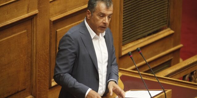 Θεοδωράκης: Η Βουλή είπε όχι στην εξαπάτηση. Ηττηθήκατε