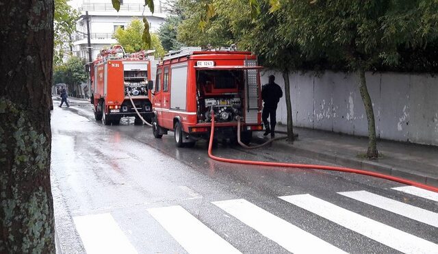 Φωτιά ξέσπασε στο δικαστικό μέγαρο Κοζάνης