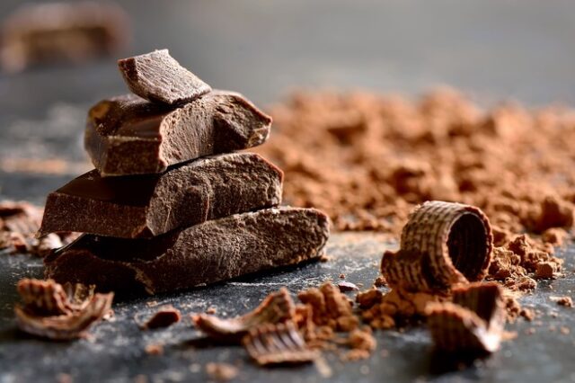 Τι συμβαίνει στο σώμα μας όταν τρώμε ένα κομμάτι σοκολάτα