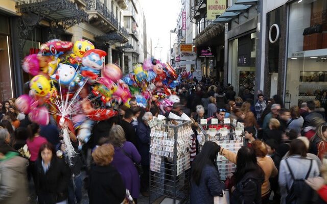 Ποιες ώρες θα είναι ανοιχτά τα καταστήματα Μ.Παρασκευή και Μ.Σάββατο