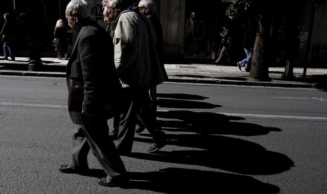 Κόντρα Μαξίμου-ΝΔ για 13η σύνταξη, εκλογές και σύγκριση με Σαμαρά