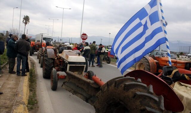 Μπλόκα αγροτών: Κλειστή η νέα εθνική Πατρών-Κορίνθου και η Ιονία οδός