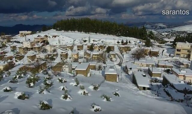 Τα χιονισμένα Ανώγεια από ψηλά