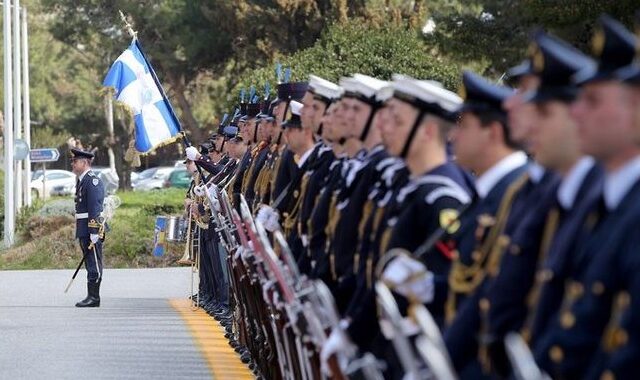 ΥΕΘΑ: Κανένα πάγωμα μισθολογικών προαγωγών για τα στελέχη των Ενόπλων Δυνάμεων