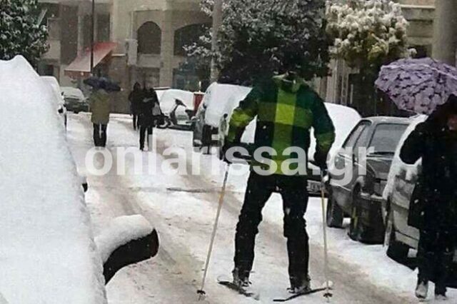 Απίστευτο βίντεο: Φόρεσε τα πέδιλα και βγήκε για σκι στο κέντρο της Λάρισας