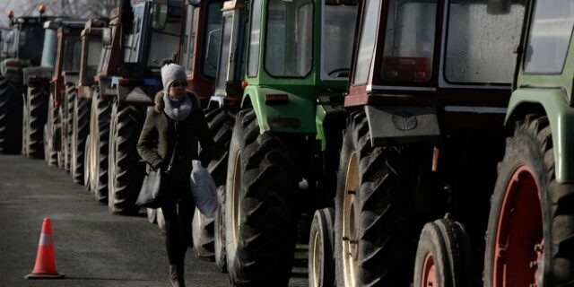 Αποχωρούν από τα μπλόκα οι περισσότεροι αγρότες σε Κεντρική και Δυτική Μακεδονία