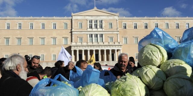 Κρίσιμο ραντεβού Δραγασάκη με τους αγρότες