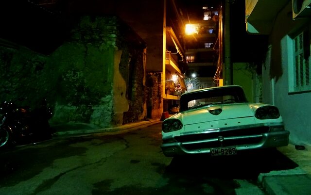 Φωτογραφίες: Οχήματα μιας άλλης εποχής, στους δρόμους της Αθήνας
