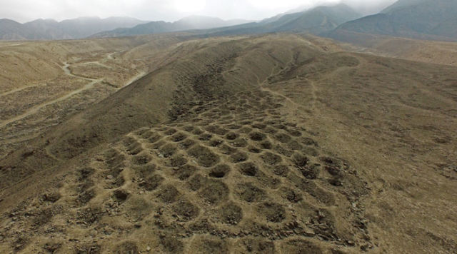 Μηχανή του χρόνου: Το μυστήριο των 5.000 τρυπών σε οροπέδιο ανάμεσα σε δύο πόλεις των Ίνκας