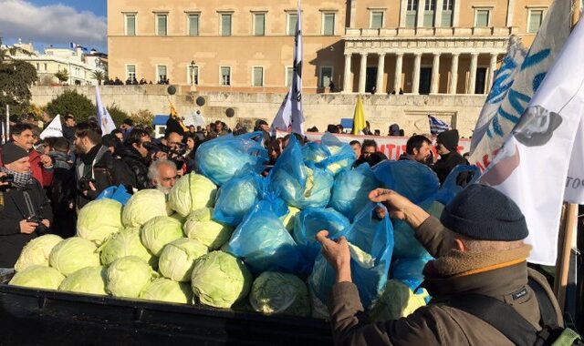 Ολοκληρώθηκε το πανελλαδικό συλλαλητήριο των αγροτών στην Αθήνα