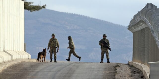 Συντριβή συριακού πολεμικού αεροσκάφους στα σύνορα Τουρκίας – Συρίας