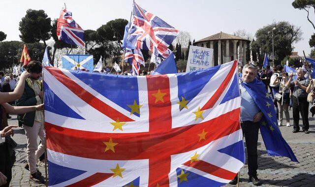 Χιλιάδες διαδήλωσαν στο Λονδίνο κατά του Brexit