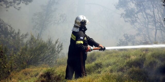 Κέρκυρα: Σε εξέλιξη η φωτιά στην Κουλούρα – Εκκενώνεται οικισμός