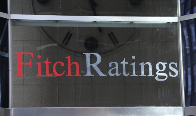 Fitch: Θετικό βήμα η προκαταρκτική συμφωνία Ελλάδας – δανειστών