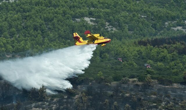 Φωτιές στην Κεφαλονιά: Αίτημα κήρυξης χωριών σε κατάσταση εκτάκτου ανάγκης