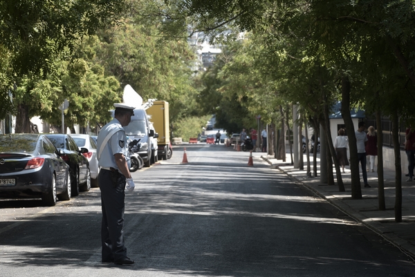 Κομφούζιο στους δρόμους λόγω Μακρόν. Κλειστό το κέντρο