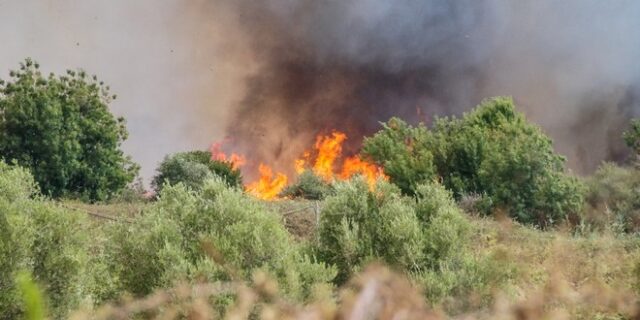 Σε εξέλιξη φωτιά στην Τροιζηνία