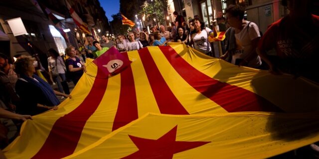 Καταλονία: Διάλογο ζητά η ΕΕ. ‘Πρόεδρος ελεύθερης χώρας’ αισθάνεται ο Πουτζντεμόν