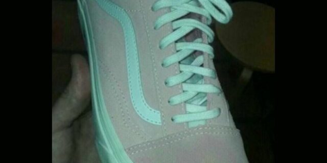 #pinkandwhiteshoes: Είσαι σίγουρος πως ξέρεις τι χρώμα έχει αυτό το παπούτσι; – Ξανασκέψου το