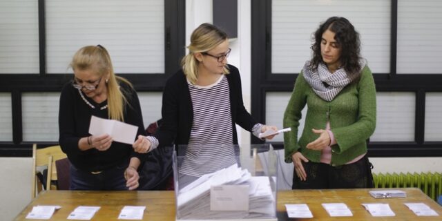 Καταλονία: Απόλυτη πλειοψηφία δείχνουν τα exit polls