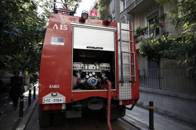 Ένας νεκρός σε πυρκαγιά στα Καλύβια Καρύστου