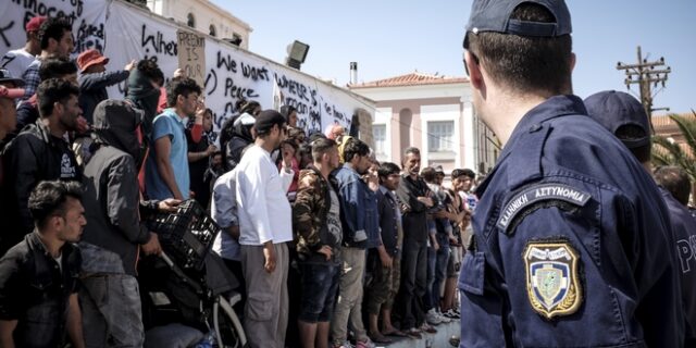 Ολλανδική ΜΚΟ διαμαρτύρεται για την επαναπροώθηση προσφύγων στην Ελλάδα