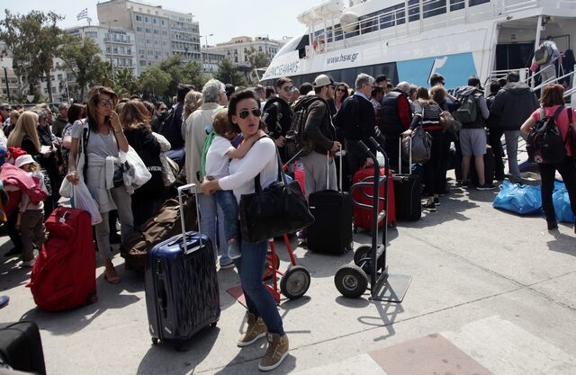 Κορυφώνεται η κίνηση στα λιμάνια λόγω της εξόδου του Πάσχα