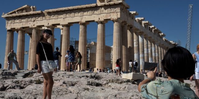 Νέες συλλήψεις ληστών που ρήμαζαν τουρίστες και ζευγάρια σε Φιλοπάππου και Ακρόπολη