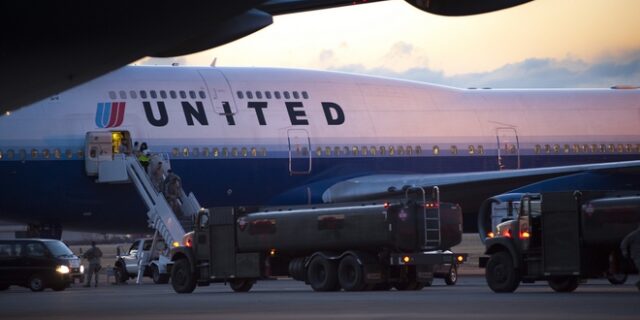 Εκτροπή πτήσης της United Airlines μετά από σημείωμα για βόμβα