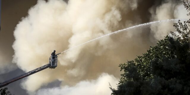 Ηράκλειο: Μεγάλη φωτιά σε κτίριο του Πανεπιστήμιου Κρήτης