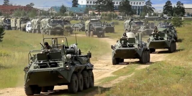 Επίδειξη ισχύος από τον Πούτιν: Κάνει τη μεγαλύτερη στρατιωτική άσκηση