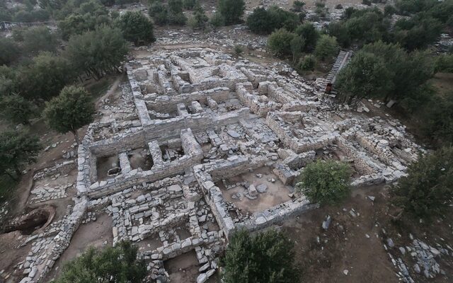 Κρήτη: Στο φως νέα ευρήματα από το Μινωικό ανάκτορο στη Ζώμινθο