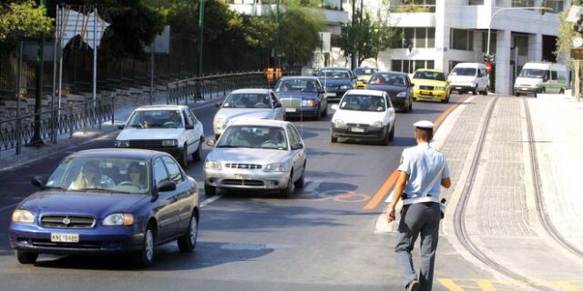 Κίνηση στους δρόμους: Πού παρατηρούνται καθυστερήσεις – Συγκεντρώσεις στο κέντρο της Αθήνας