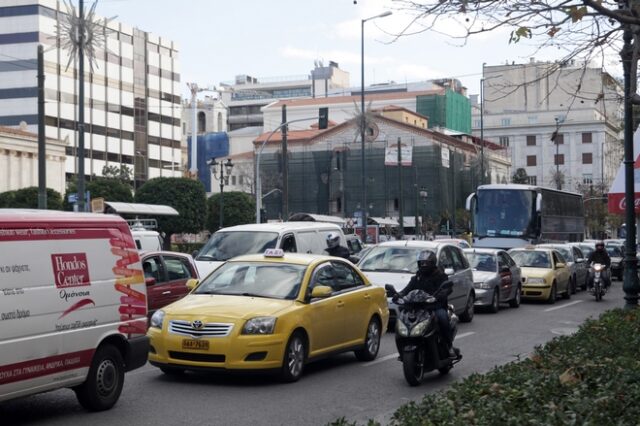 Αυξημένη κίνηση στους δρόμους της Αθήνας – Πού παρατηρούνται προβλήματα