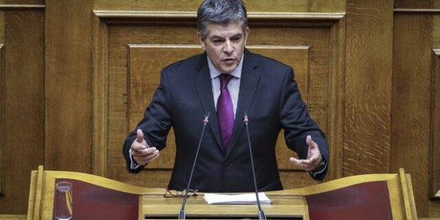 Παπαθεοδώρου για Παπαντωνίου: Δεν έχει σχέση με το ΠΑΣΟΚ εδώ και 10 χρόνια