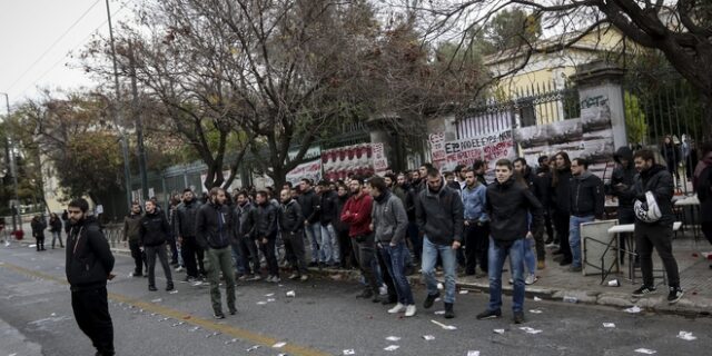 Προπηλακίστηκαν στελέχη του ΣΥΡΙΖΑ στο Πολυτεχνείο