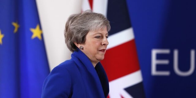 Μέι: Ψηφίστε το Brexit αλλιώς άκρως πραγματικός ο κίνδυνος παραμονής στην ΕΕ