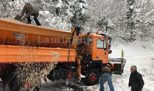 Αίσιο τέλος για 50 εκδρομείς στο Γαρδίκι Ομιλαίων: Τους απεγκλώβισαν από τα χιόνια